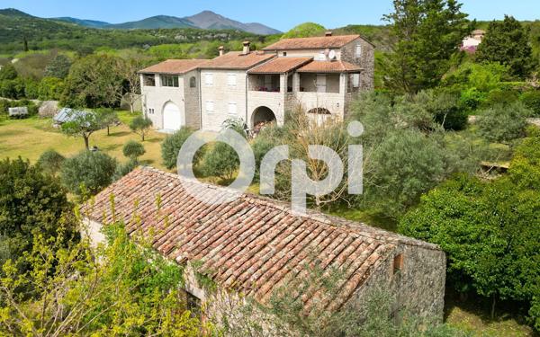 Maison à vendre    6 pièces • 170,33 m2 Banne