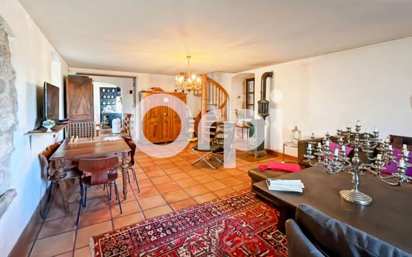 Maison à vendre    6 pièces • 170,33 m2 Banne