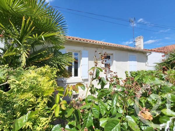 Appartement F4 à vendre  4 pièces - 85,70 m 2   SAINTES  - 17