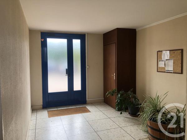 Appartement F4 à vendre  4 pièces - 85,70 m 2   SAINTES  - 17