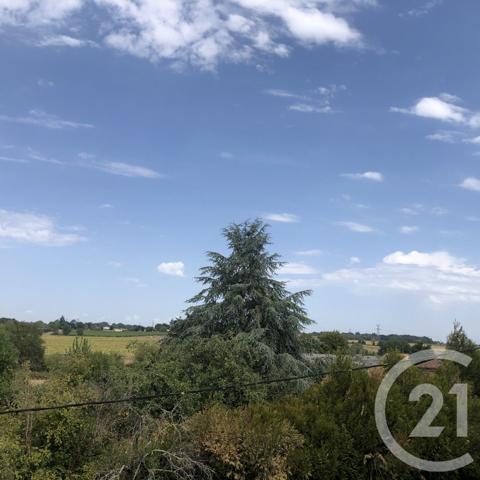Appartement F4 à vendre  4 pièces - 85,70 m 2   SAINTES  - 17