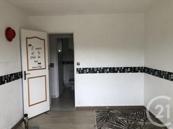 Appartement F4 à vendre  4 pièces - 85,70 m 2   SAINTES  - 17