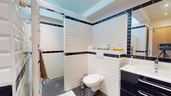 Location                                                      Maison
                        
                     5 pièces                      108 m2                     à La Queue-en-Brie