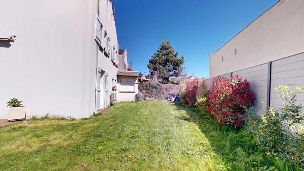 Location                                                      Maison
                        
                     5 pièces                      108 m2                     à La Queue-en-Brie