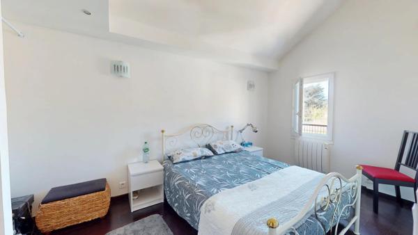 Location                                                      Maison
                        
                     5 pièces                      108 m2                     à La Queue-en-Brie