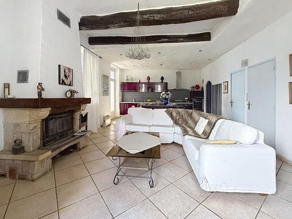 A VENDRE EN EXCLUSIVITÉ ! Vidauban : 117 m² de charme + 70 m² de garage, proche des commodités à pied, un bien rare !