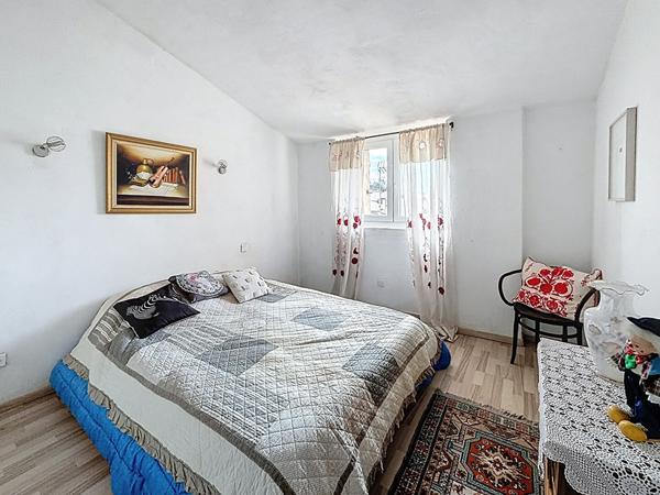 A VENDRE EN EXCLUSIVITÉ ! Vidauban : 117 m² de charme + 70 m² de garage, proche des commodités à pied, un bien rare !