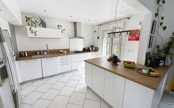 Maison à vendre    5 pièces • 105,57 m2 Avignon