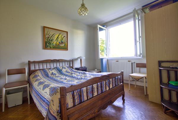 LE PASSAGE - Maison de 130m² habitables avec 4 chambres, 2 garages et jardin de 700m².