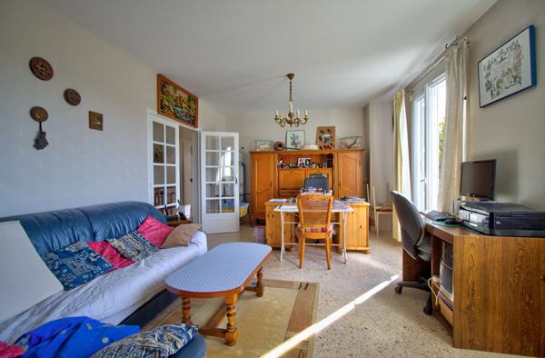 LE PASSAGE - Maison de 130m² habitables avec 4 chambres, 2 garages et jardin de 700m².