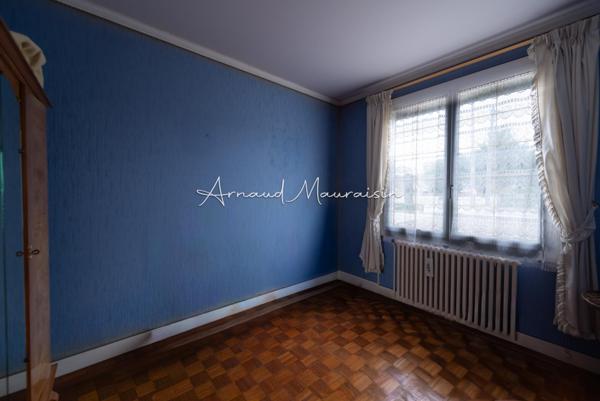 Maison à fort potentiel au calme