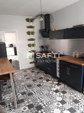 MAISON DE VILLAGE 115 M² SECTEUR BRÉE / 53150