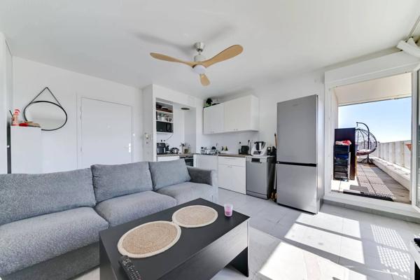 Rare/T2 – 36,40 m² – terrasse 22 m² sans vis-à-vis – garage box en sus – Vaulx-en-Velin