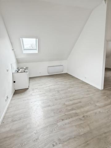 Bel appartement T2 refait à neuf ? Charme de l'ancien & Faibles charges Secteur privilégié : À seulement 6 minutes de Courdimanche.