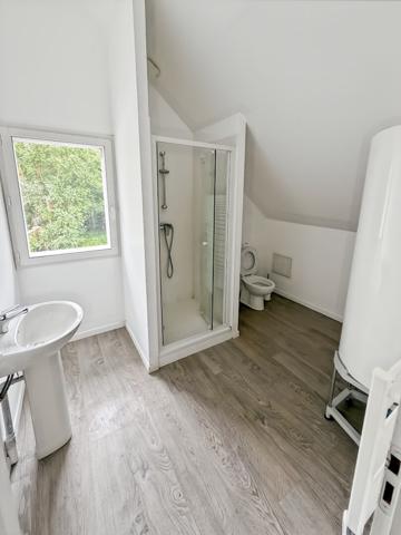 Bel appartement T2 refait à neuf ? Charme de l'ancien & Faibles charges Secteur privilégié : À seulement 6 minutes de Courdimanche.