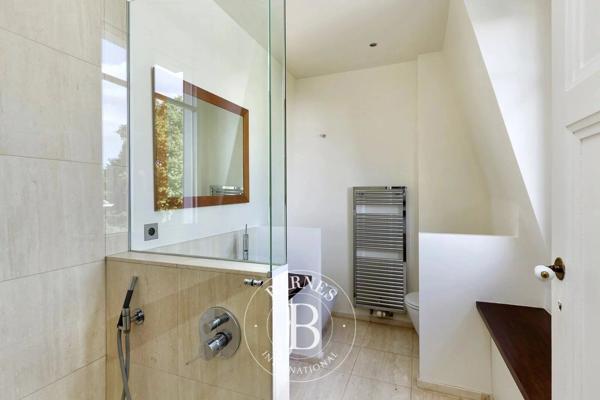 Neuilly-sur-Seine, Hôtel particulier 5 Chambres -  280 m² à vendre