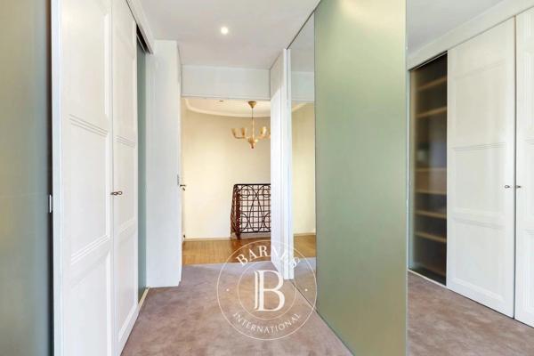Neuilly-sur-Seine, Hôtel particulier 5 Chambres -  280 m² à vendre