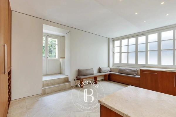 Neuilly-sur-Seine, Hôtel particulier 5 Chambres -  280 m² à vendre