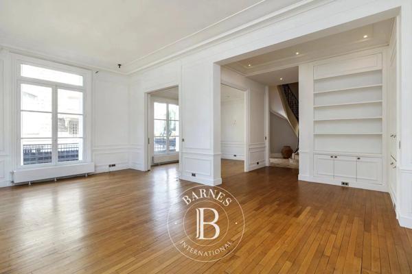 Neuilly-sur-Seine, Hôtel particulier 5 Chambres -  280 m² à vendre