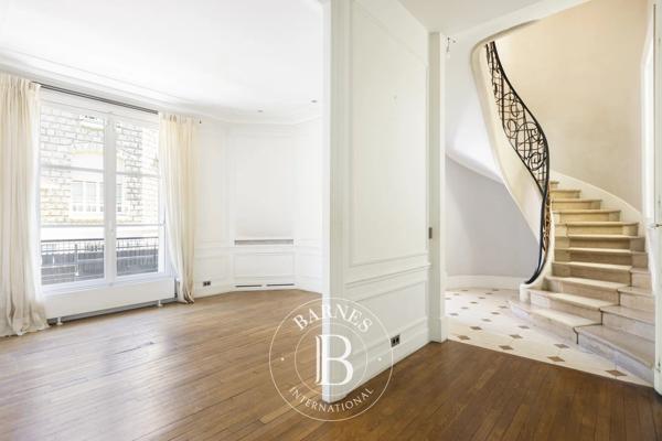 Neuilly-sur-Seine, Hôtel particulier 5 Chambres -  280 m² à vendre