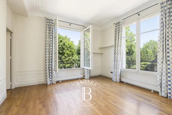 Neuilly-sur-Seine, Hôtel particulier 5 Chambres -  280 m² à vendre