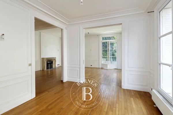 Neuilly-sur-Seine, Hôtel particulier 5 Chambres -  280 m² à vendre