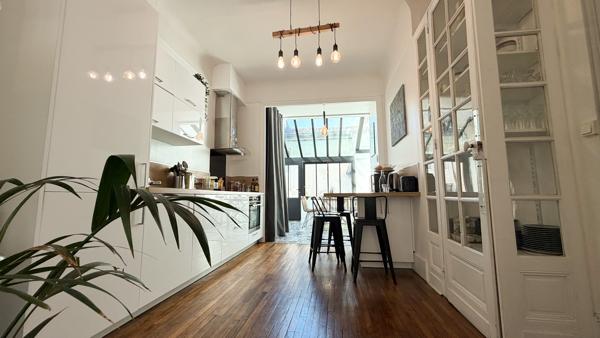 Maison de charme en centre ville avec garage et studio loué