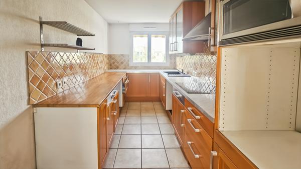 Fréjus (83600) A VENDRE, FREJUS Appartement 4 pièces 97 m²+ véranda et terrasses pour 96 m² +grand garage + place de parking