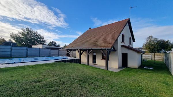 Maison à vendre à Louviers - 5 pièces avec piscine et garage
