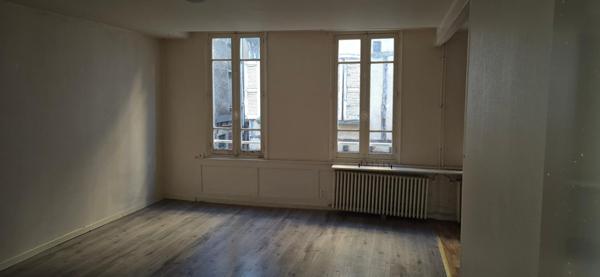 immeuble de 240 m2 avec commerce