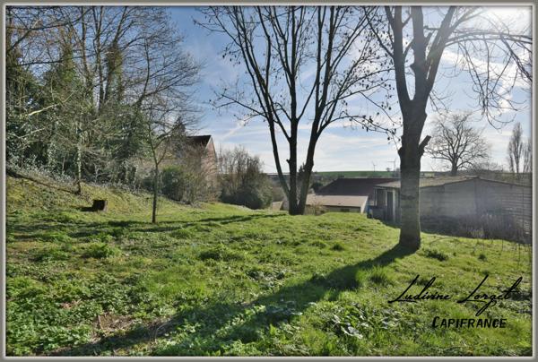 Maison à vendre 4 pièces de plain-pied Hameau de NEUILLY SAINT FRONT (02) - 86m2 habitables - 3 chambres- sous sol - Terrain 900m2 à la campagne