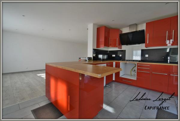 Maison à vendre 4 pièces de plain-pied Hameau de NEUILLY SAINT FRONT (02) - 86m2 habitables - 3 chambres- sous sol - Terrain 900m2 à la campagne