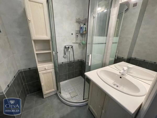 Appartement à louer 4 pièces 78.59m² Antibes (06600)