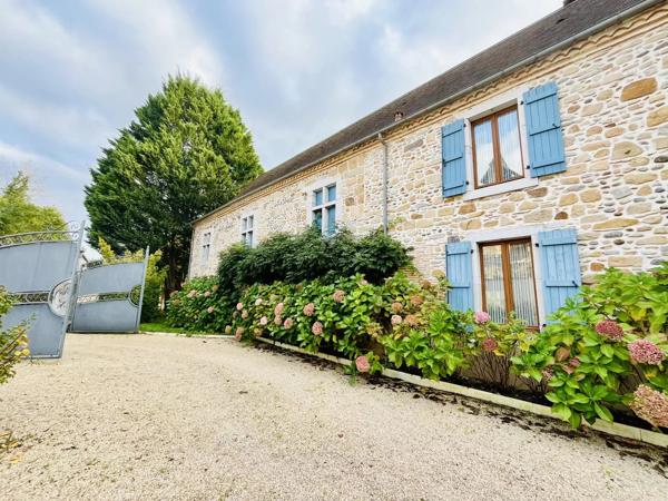 Belle ferme rénovée avec granges attenantes et de magnifiques jardins