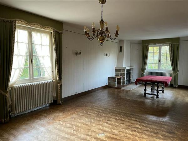 Maison à vendre |  Javerlhac-et-la-Chapelle-Saint-Robert |  6 pièces | 150 m²