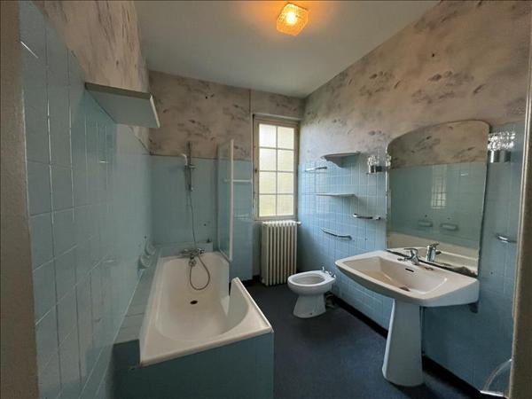 Maison à vendre |  Javerlhac-et-la-Chapelle-Saint-Robert |  6 pièces | 150 m²