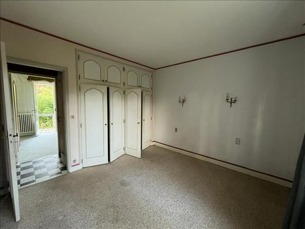 Maison à vendre |  Javerlhac-et-la-Chapelle-Saint-Robert |  6 pièces | 150 m²