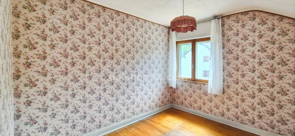 90160 PEROUSE – MAISON PLAIN PIED – 5 PIÈCES – 4 CHAMBRES – TERRASSE – DEPENDANCE 60M² – VUE DEGAGÉE