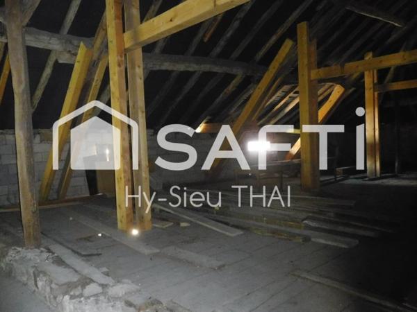 SPECIAL INVESTISSEURS avec 600 m2 à aménager, à THOIRETTE-COISIA (39240)