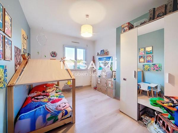 Pavillon de plain-pied de 106 m2 habitable, parfaitement entretenu, lumineux et idéalement localisé