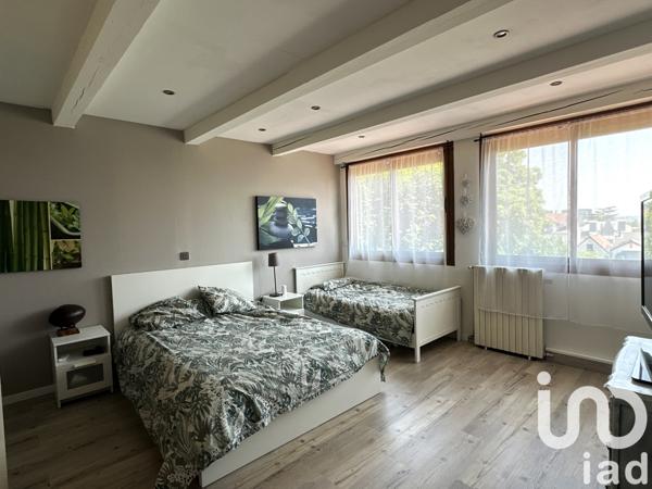 House for sale 5 rooms 130 m² Rosny-sous-Bois