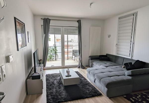 T2 de 44 m2 avec grand balcon + parking   Vendu loué   Idéal