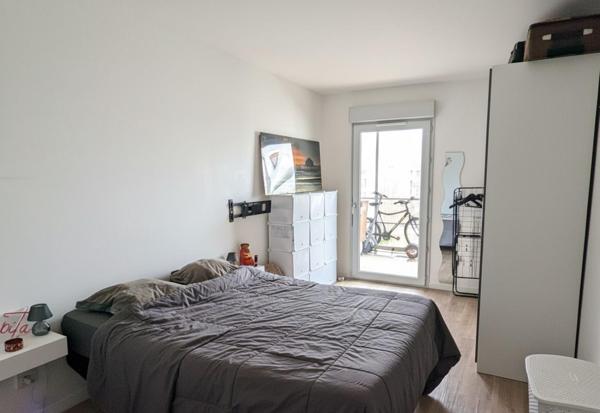 T2 de 44 m2 avec grand balcon + parking   Vendu loué   Idéal