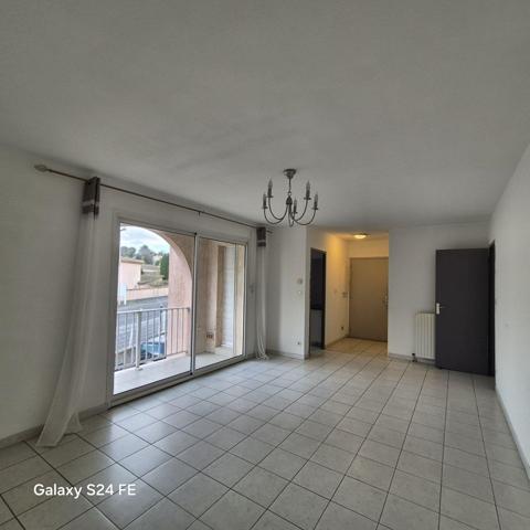 BOUJAN SUR LIBRON - APPARTEMENT T3 1ER ETAGE - 66 M² - PARKING
