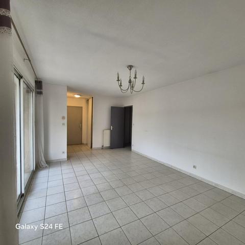 BOUJAN SUR LIBRON - APPARTEMENT T3 1ER ETAGE - 66 M² - PARKING
