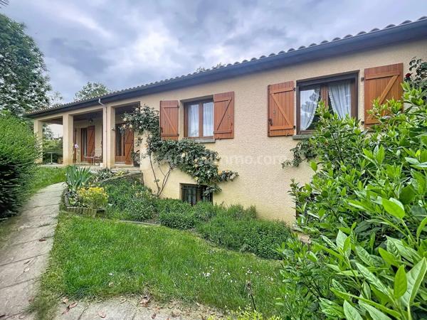 Vente                                                      Maison
                        
                     6 pièces                      140 m2                     à Chanonat