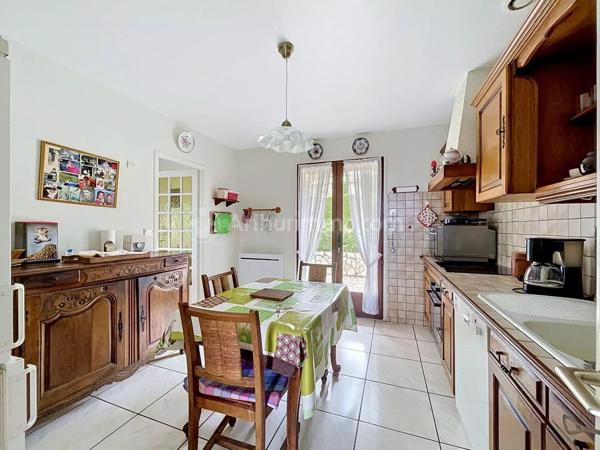 Vente                                                      Maison
                        
                     6 pièces                      140 m2                     à Chanonat