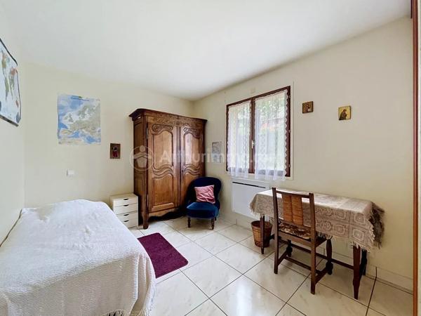 Vente                                                      Maison
                        
                     6 pièces                      140 m2                     à Chanonat
