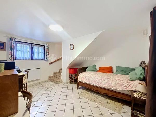 Vente                                                      Maison
                        
                     6 pièces                      140 m2                     à Chanonat