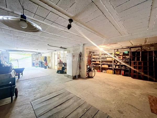 Vente                                                      Maison
                        
                     6 pièces                      140 m2                     à Chanonat